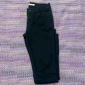 NWOT Levi’s skinny jeans!